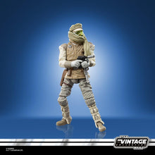 Load image into Gallery viewer, DAMAGED PACKAGING - Hasbro STAR WARS - The Vintage Collection - 2021 REPACK Wave 8 - Luke Skywalker (Hoth) (Empire Strikes Back) Figure VC 95 - SUB-STANDARD GRADE
