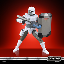 Load image into Gallery viewer, COMING 2025 JULY - PRE-ORDER - Hasbro STAR WARS - The Vintage Collection - Imperial Armored Commando (The Mandalorian) Deluxe 3.75&quot; figure - VC-366 - STANDARD GRADE