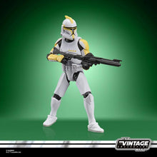 Load image into Gallery viewer, COMING 2026 AUGUST - PRE-ORDER - Hasbro STAR WARS - The Vintage Collection - Wave 09 - Clone Trooper Commander (Attack of the Clones) 3.75" figure - VC-404 - STANDARD GRADE