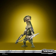 Load image into Gallery viewer, COMING 2026 OCTOBER - PRE-ORDER - Hasbro STAR WARS - The Vintage Collection - Amani Guard (The Mandalorian &amp; Grogu) Deluxe 3.75" figure - VC-419 - STANDARD GRADE