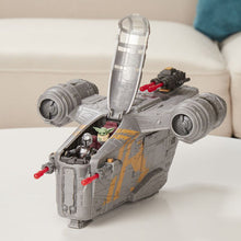 Load image into Gallery viewer, Hasbro STAR WARS - Mission Fleet - RAZOR CREST with The Mandalorian and Grogu figures - STANDARD GRADE